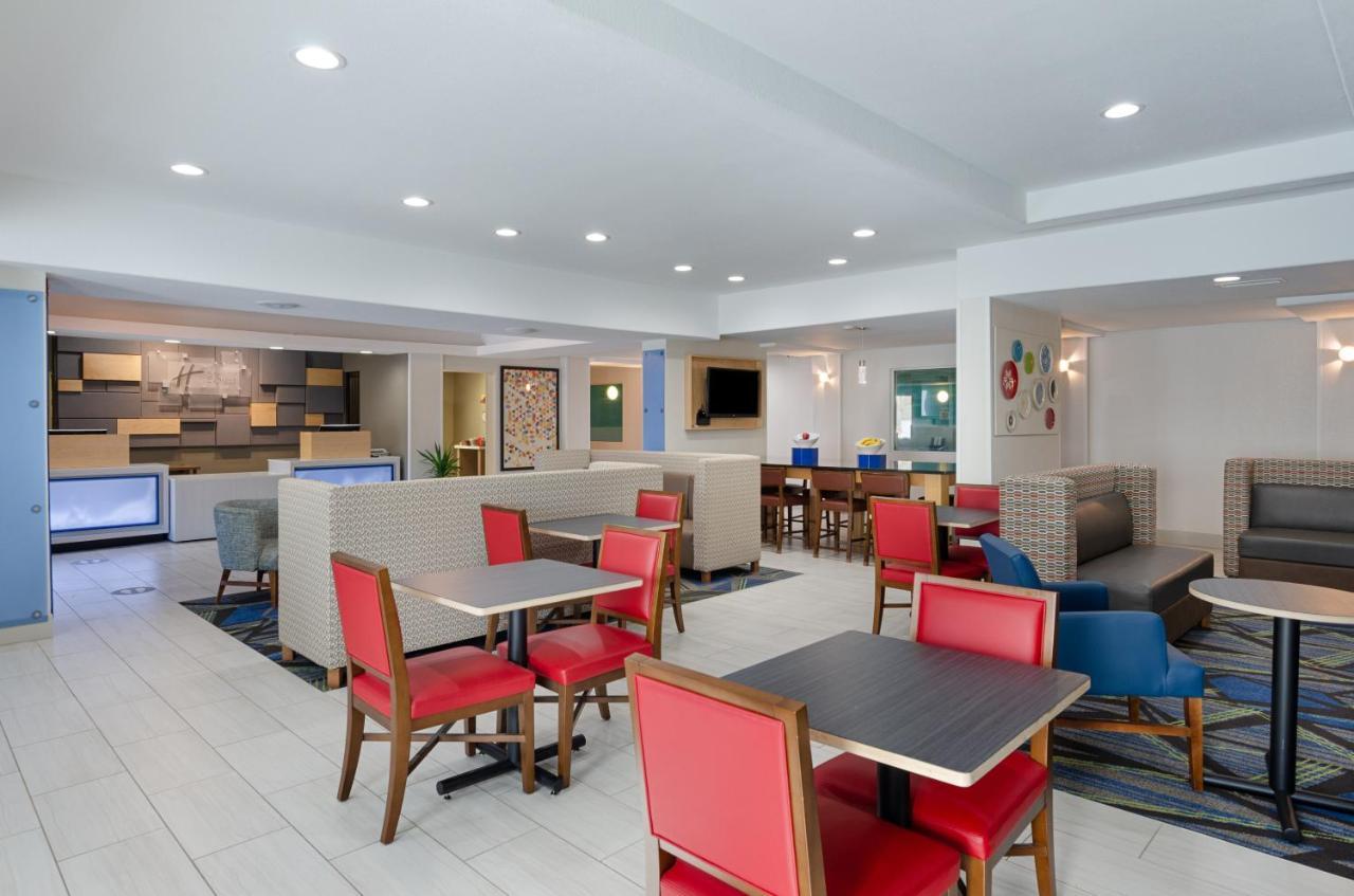 Holiday Inn Express Hotel & Suites Weston By Ihg Esterno foto