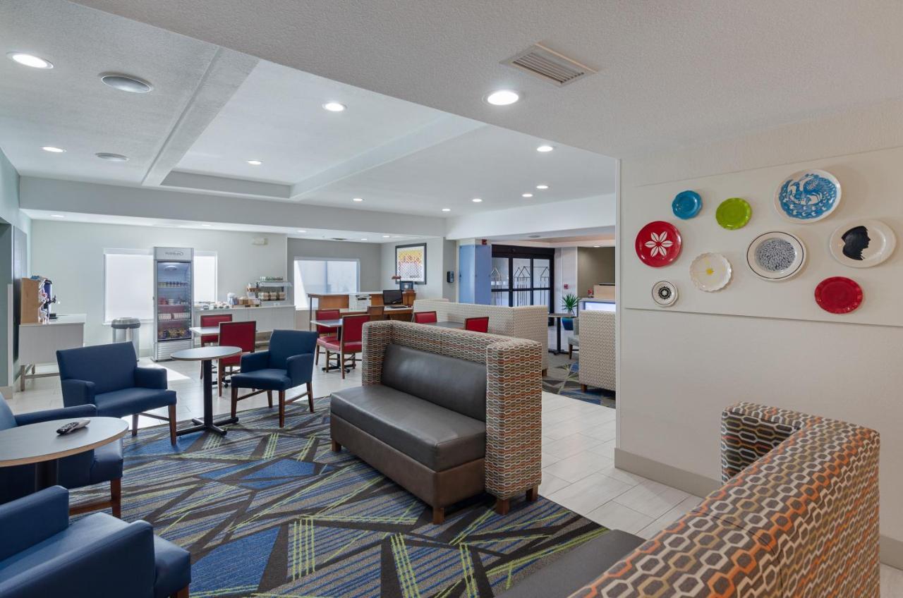 Holiday Inn Express Hotel & Suites Weston By Ihg Esterno foto