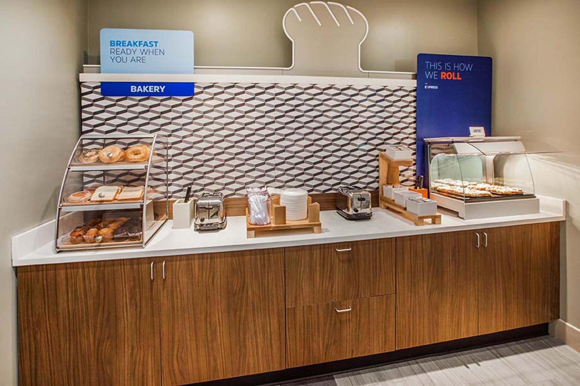 Holiday Inn Express Hotel & Suites Weston By Ihg Esterno foto